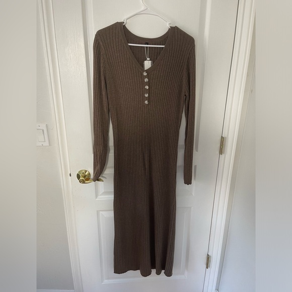 OUGES Dresses & Skirts - Ribbed V-Neck Long Sleeve Brown Maxi Dress